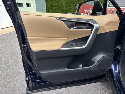 2020 Toyota RAV4 XLE Premium AWD (Natl)