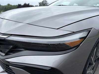 2025 Hyundai ELANTRA Limited IVT