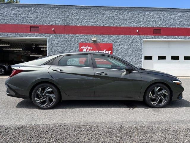 2024 Hyundai ELANTRA Limited IVT