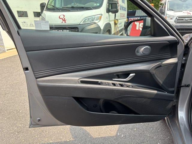 2025 Hyundai ELANTRA SEL Convenience IVT