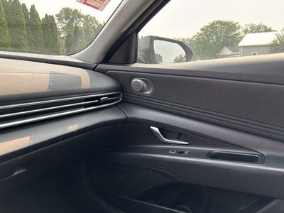 2025 Hyundai ELANTRA SEL Convenience IVT