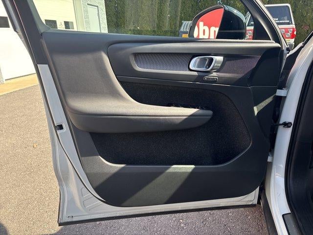 2021 Volvo XC40 T5 AWD R-Design