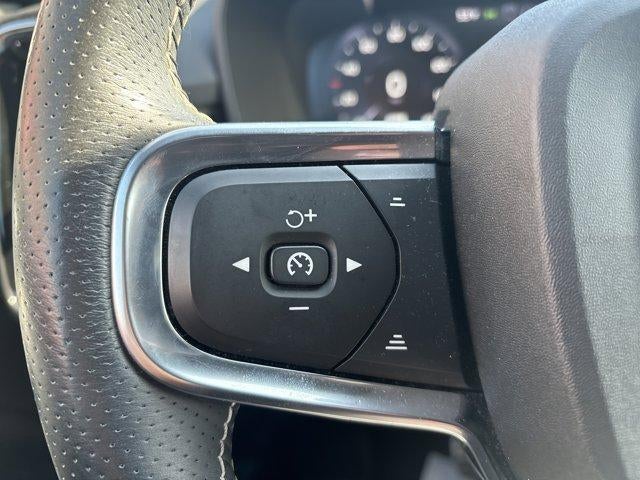 2021 Volvo XC40 T5 AWD R-Design