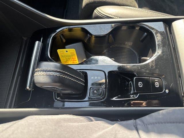 2021 Volvo XC40 T5 AWD R-Design