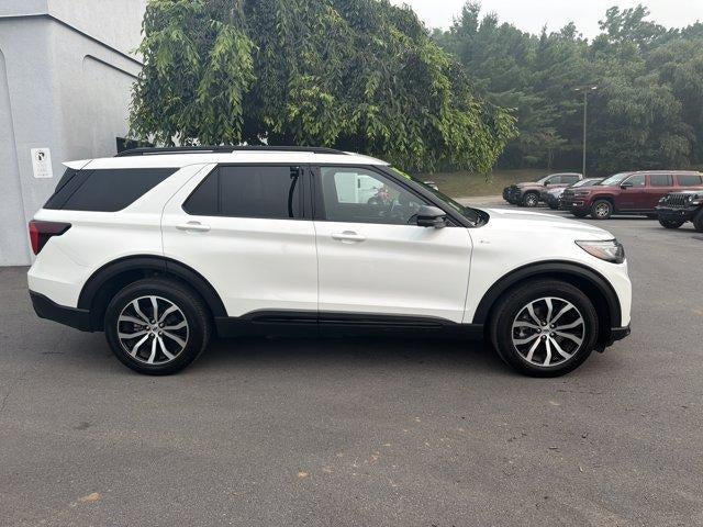 2025 Ford Explorer ST-Line 4WD
