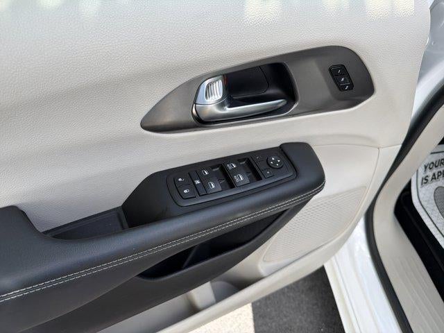 2024 Chrysler Pacifica Touring L FWD