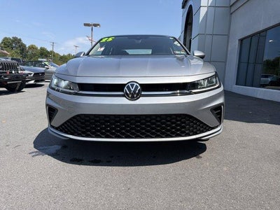 2025 Volkswagen Jetta SE Auto