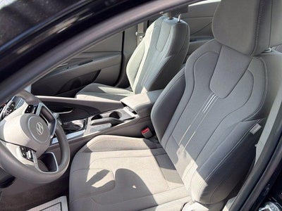 2024 Hyundai ELANTRA SEL IVT