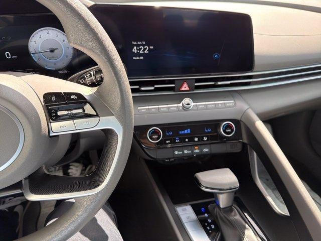 2024 Hyundai ELANTRA SEL IVT