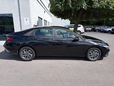 2024 Hyundai ELANTRA SEL IVT