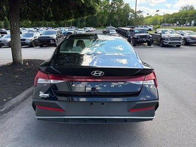 2024 Hyundai ELANTRA SEL IVT