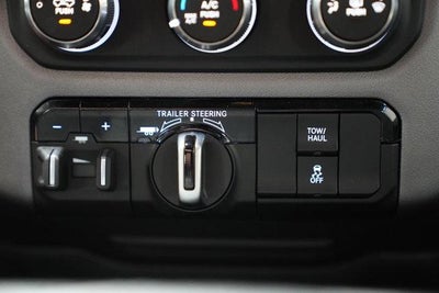 2022 RAM 1500 Big Horn 4x4 Crew Cab 5'7" Box