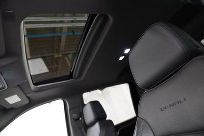 2025 GMC Sierra 2500 HD Crew Cab Standard Box 4-Wheel Drive Denali