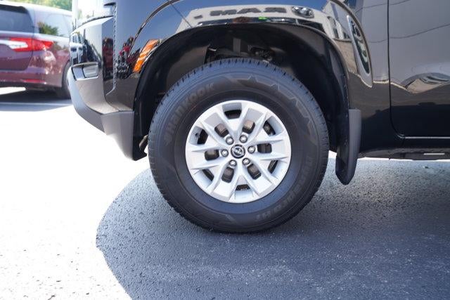 2024 Nissan Frontier Crew Cab 4x4 SV
