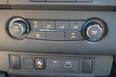 2024 Nissan Frontier Crew Cab 4x4 SV