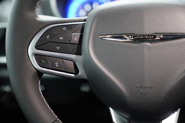 2026 Chrysler Pacifica Select FWD