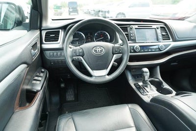 2016 Toyota Highlander AWD 4dr V6 XLE (Natl)
