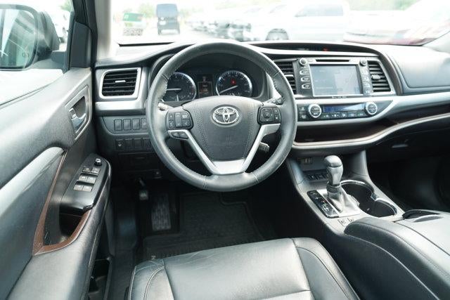 2016 Toyota Highlander AWD 4dr V6 XLE (Natl)