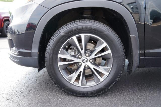 2016 Toyota Highlander AWD 4dr V6 XLE (Natl)