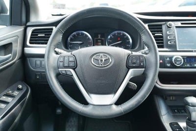 2016 Toyota Highlander AWD 4dr V6 XLE (Natl)