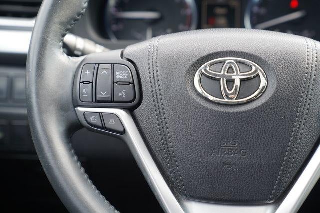 2016 Toyota Highlander AWD 4dr V6 XLE (Natl)