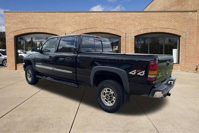2006 GMC Sierra 2500 HD 4WD Crew Cab Standard Box SLT