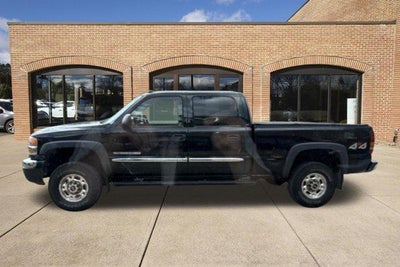 2006 GMC Sierra 2500 HD 4WD Crew Cab Standard Box SLT