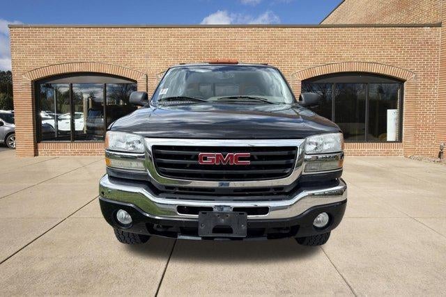 2006 GMC Sierra 2500 HD 4WD Crew Cab Standard Box SLT