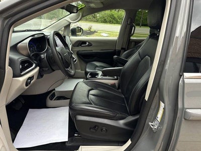 2023 Chrysler Pacifica Touring L FWD