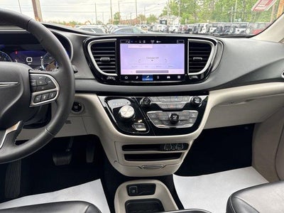 2023 Chrysler Pacifica Touring L FWD
