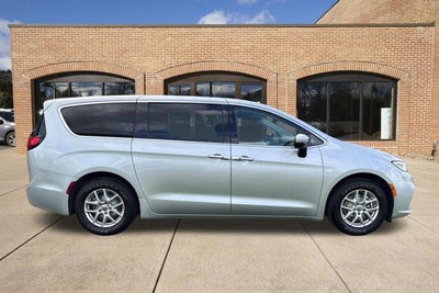 2023 Chrysler Pacifica Touring L FWD