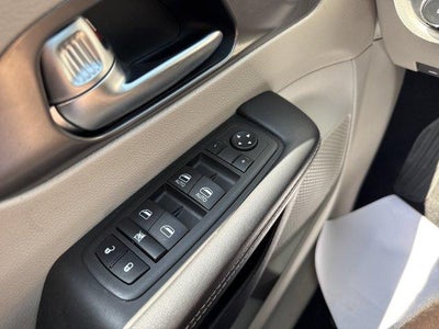 2023 Chrysler Pacifica Hybrid Touring L FWD