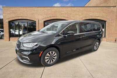 2023 Chrysler Pacifica Hybrid Touring L FWD