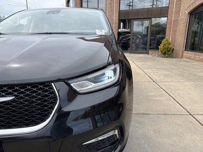 2023 Chrysler Pacifica Hybrid Touring L FWD