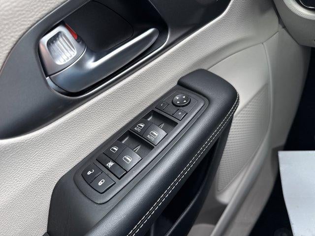 2023 Chrysler Pacifica Hybrid Touring L FWD