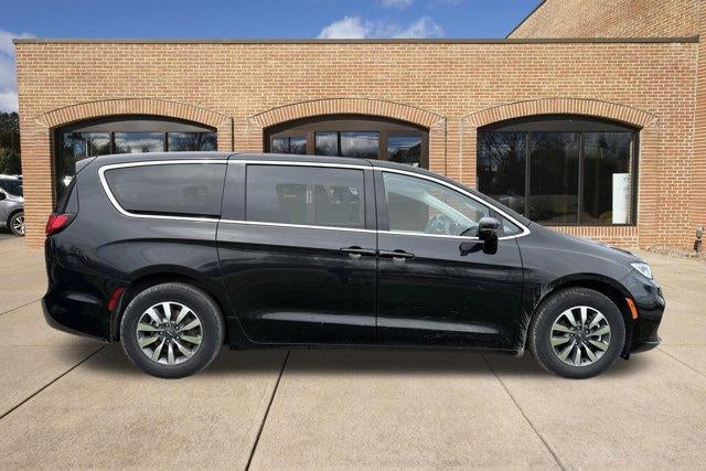 2023 Chrysler Pacifica Hybrid Touring L FWD