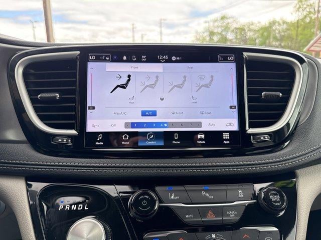 2023 Chrysler Pacifica Hybrid Touring L FWD