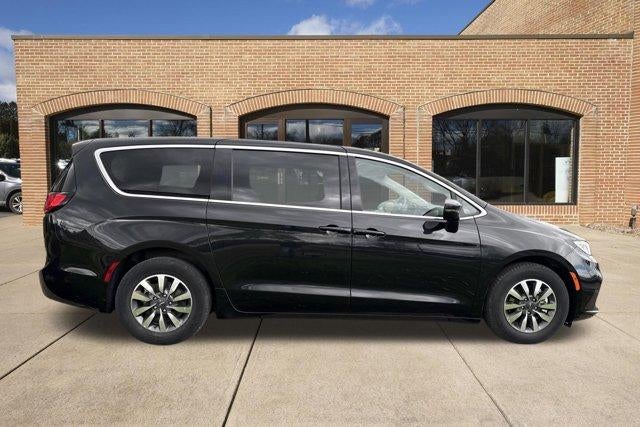 2023 Chrysler Pacifica Hybrid Touring L FWD