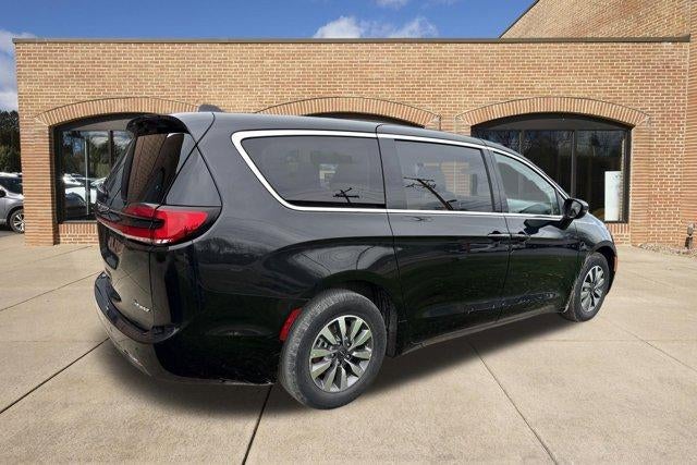 2023 Chrysler Pacifica Hybrid Touring L FWD