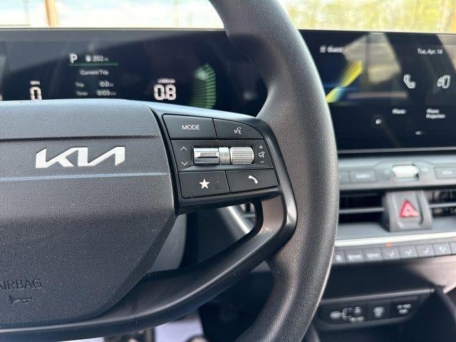2025 Kia K4 LXS FWD