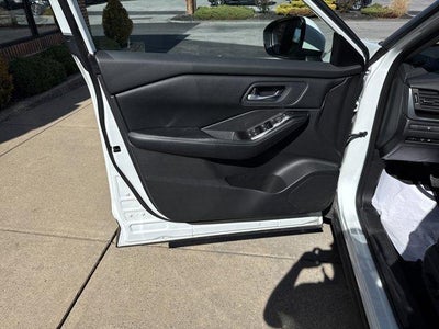 2025 Nissan Rogue AWD SV