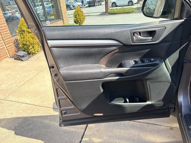 2017 Toyota Highlander XLE V6 AWD (Natl)