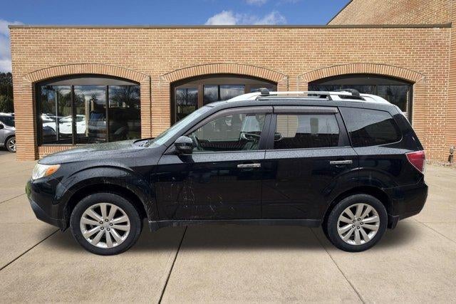 2011 Subaru Forester 2.5X Touring with Navigation