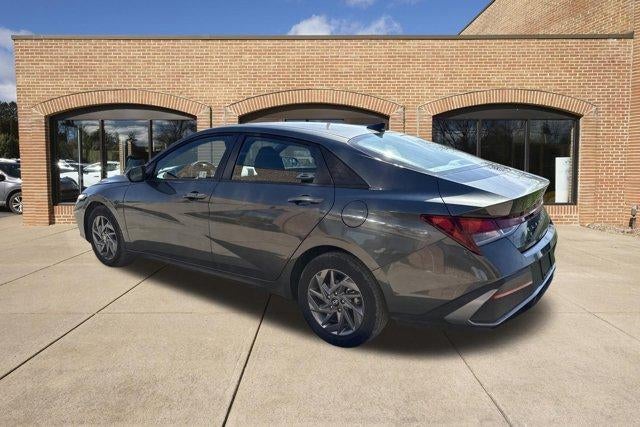 2024 Hyundai ELANTRA SEL IVT