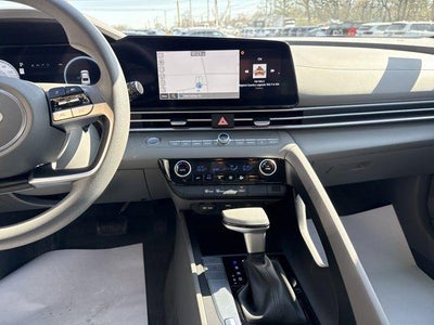 2024 Hyundai ELANTRA SEL IVT