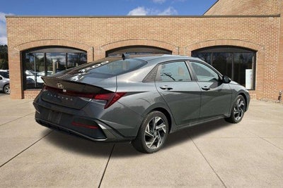 2025 Hyundai ELANTRA SEL Sport IVT