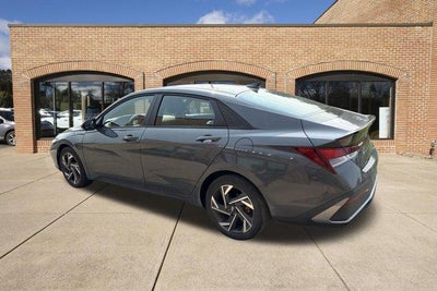 2025 Hyundai ELANTRA SEL Sport IVT