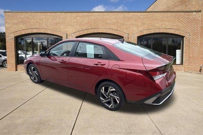 2025 Hyundai ELANTRA SEL Sport IVT