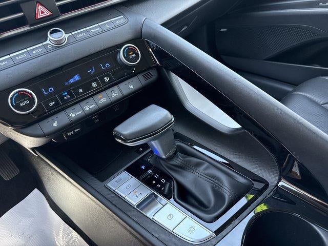 2024 Hyundai ELANTRA Limited IVT