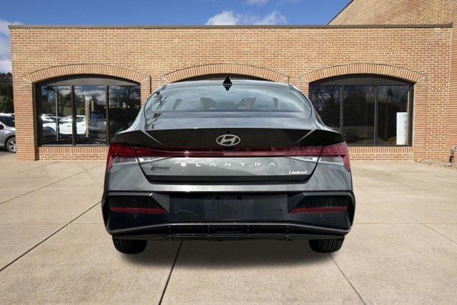 2024 Hyundai ELANTRA Limited IVT